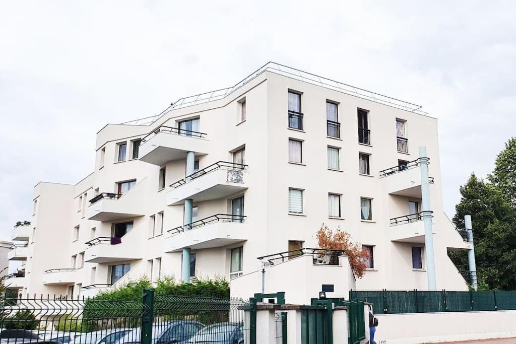 Le Jules Val - Studio Cosy En Residence + Parking + Wi-Fi Evry-Gregy-sur-Yerre Luaran gambar